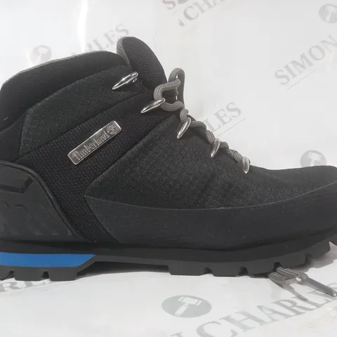 BOXED PAIR OF TIMBERLAND SHOES IN BLACK/BLUE/GREY UK SIZE 8