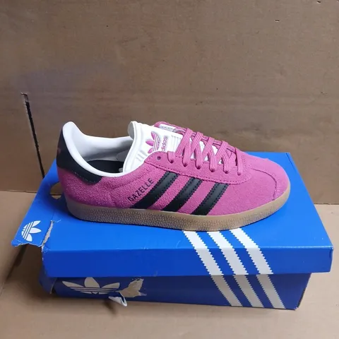 BOXED PAIR OF ADIDAS GAZELLE W PINK SUEDE TRAINERS – UK 3