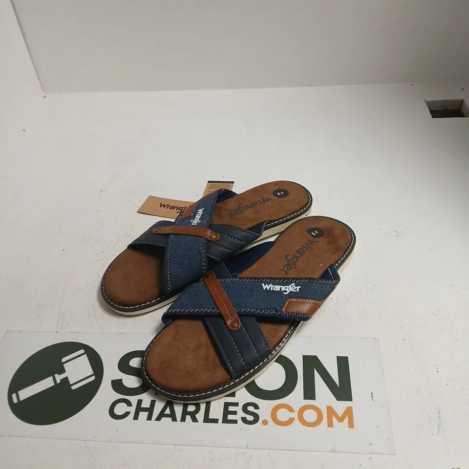 WRANGLER DENIM SANDALS – BLUE STRAPS, BROWN FOOTBEDS, UK 10