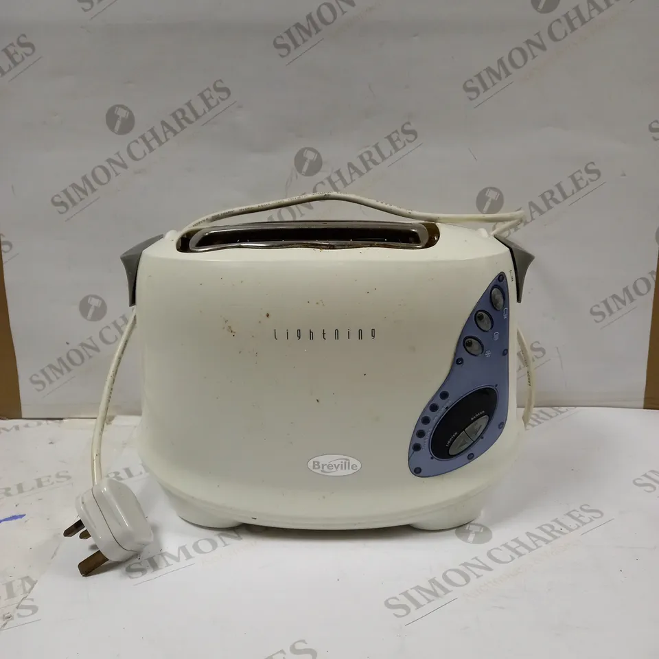 BREVILLE LIGHTNING TOASTER IN WHITE