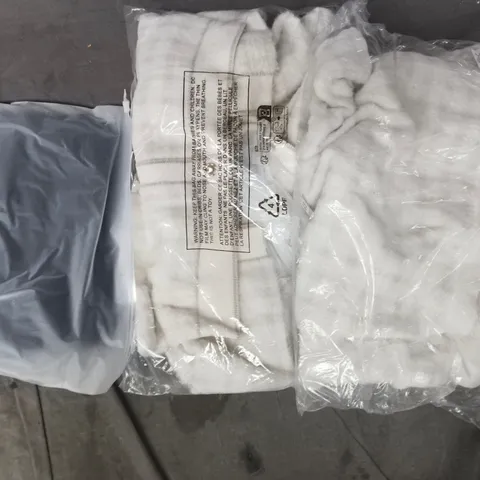 APPROXIMATELY 20 ASSORTED CLOTHING AND FASHION PRODUCTS IN VARIOUS STYLES AND SIZES - COLLECTION ONLY