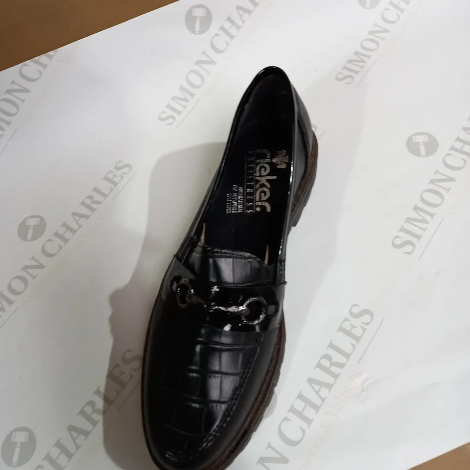 RIEKER BLACK LOAFERS SIZE 6