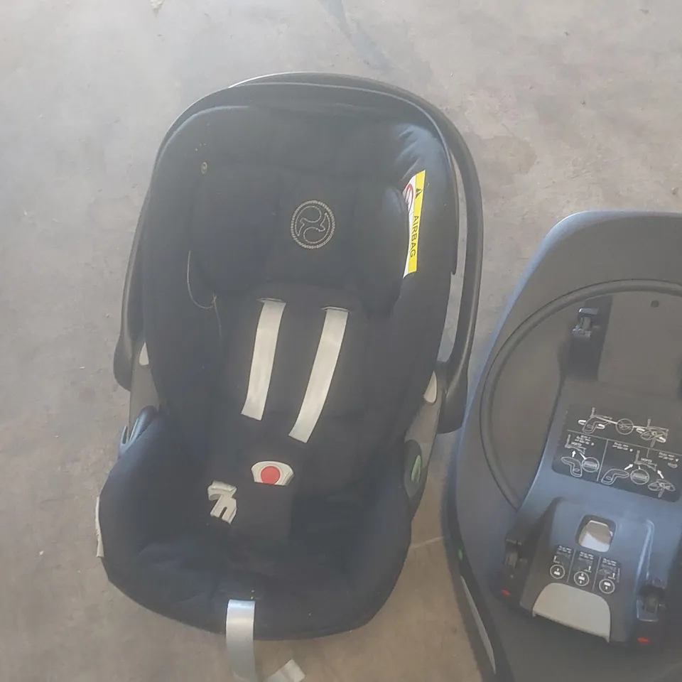 BOXED CYBEX I-SIZE CAR SEAT AND BASE