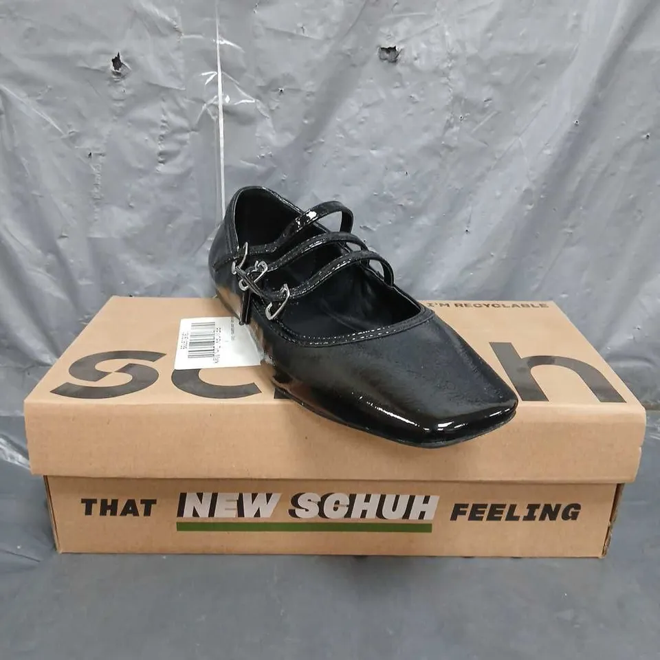 BOXED PAIR OF SCHUH LILIANA MARY JANE BALLERINA SHOES IN BLACK SIZE 8