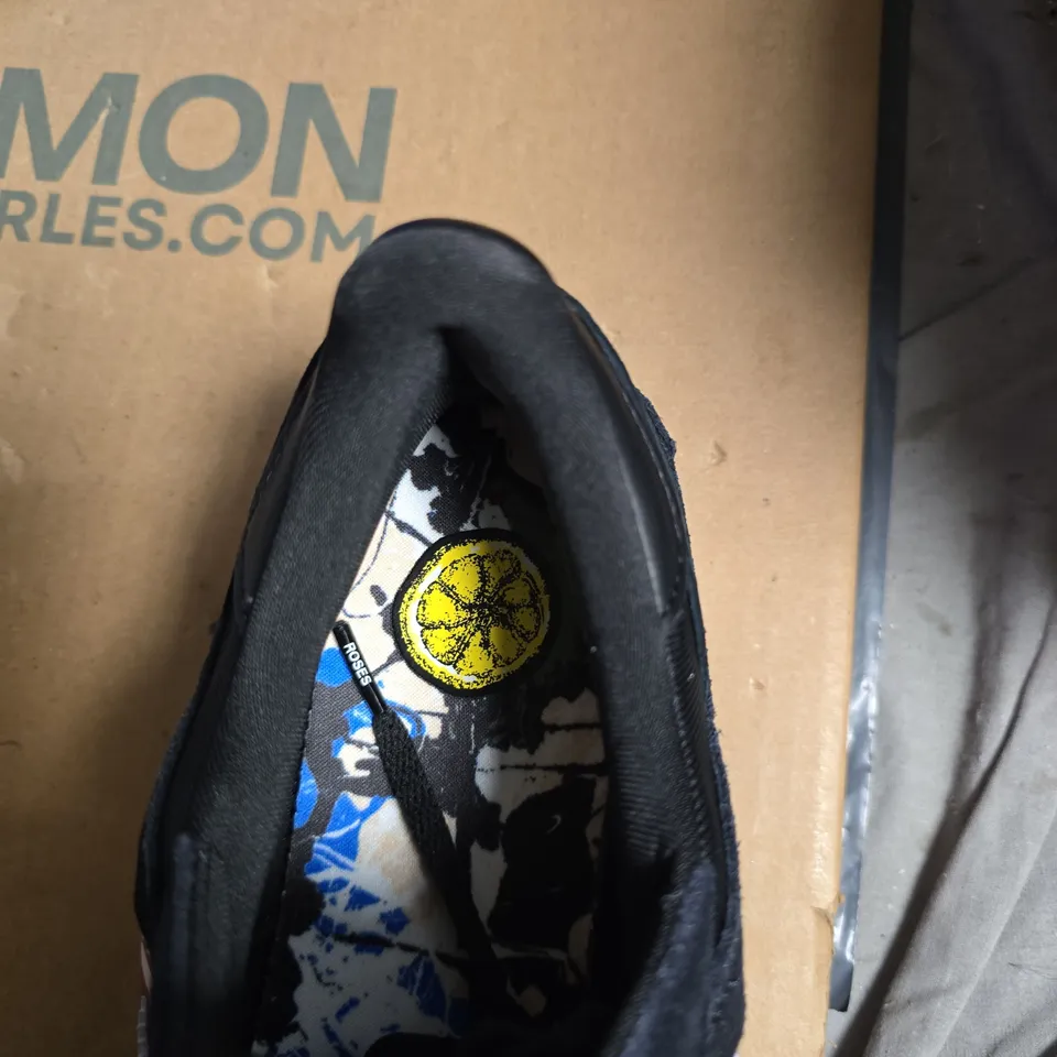 MANCHESTER UNITED / STONE ROSES ADIDAS TRAINERS - UK SIZE 8 