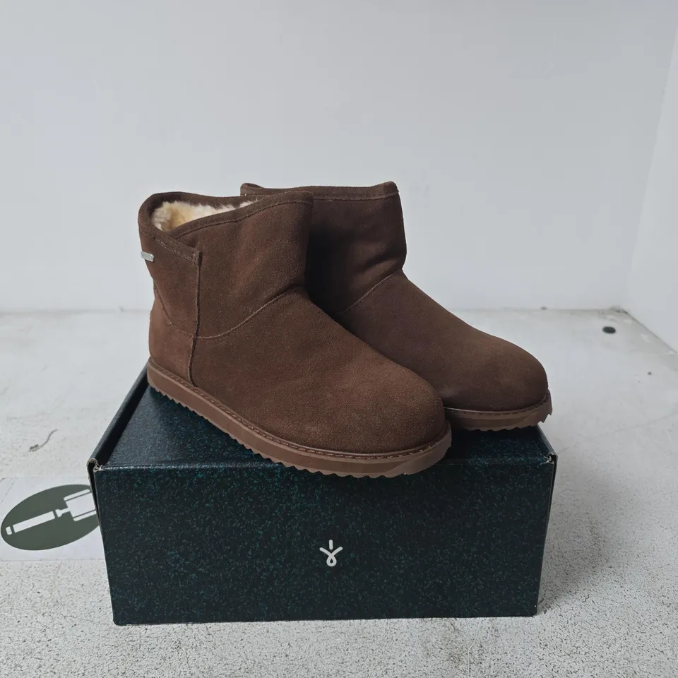 EMU AUSTRALIA BROWN ANKLE BOOTS SIZE 7 BOXED