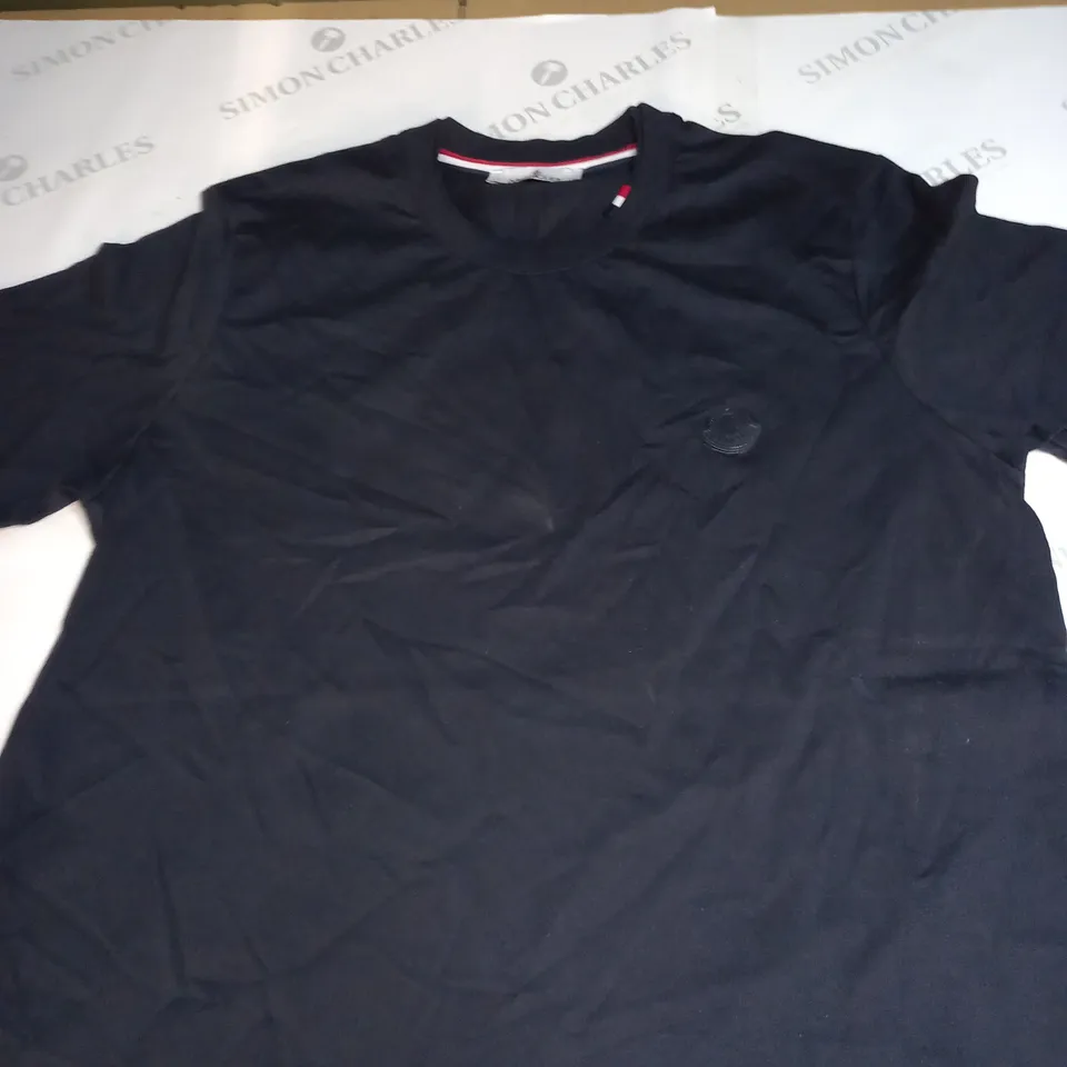 MONCLER CASUAL T-SHIRT IN NAVY SIZE L