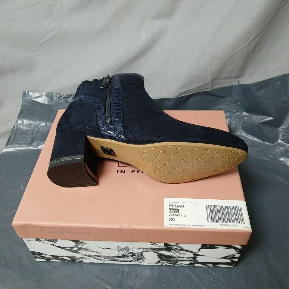 MODA IN PELLE PESAR NAVY ALCANTARA BOOTS SIZE 39 BOXED