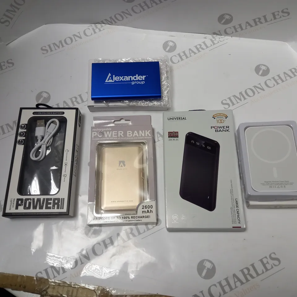 BOXED ASSORTMENT OF 5 POWER BANK PRODUCTS TO INCLUDE UNIVERSAL, ALEXANDER, ETC