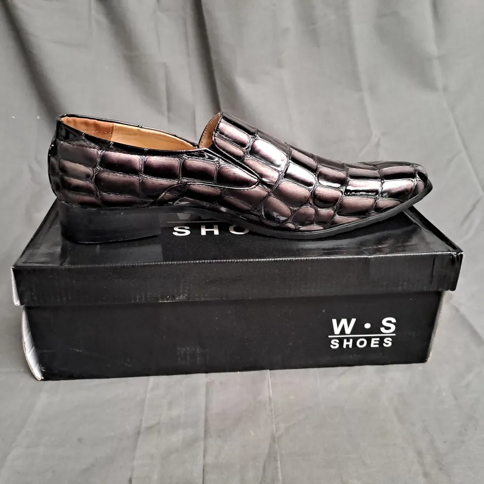 BOXED LOT OF APPROX. 11 PAIRS OF MENS SHOES. VARIOUS SIZES AND COLOURS