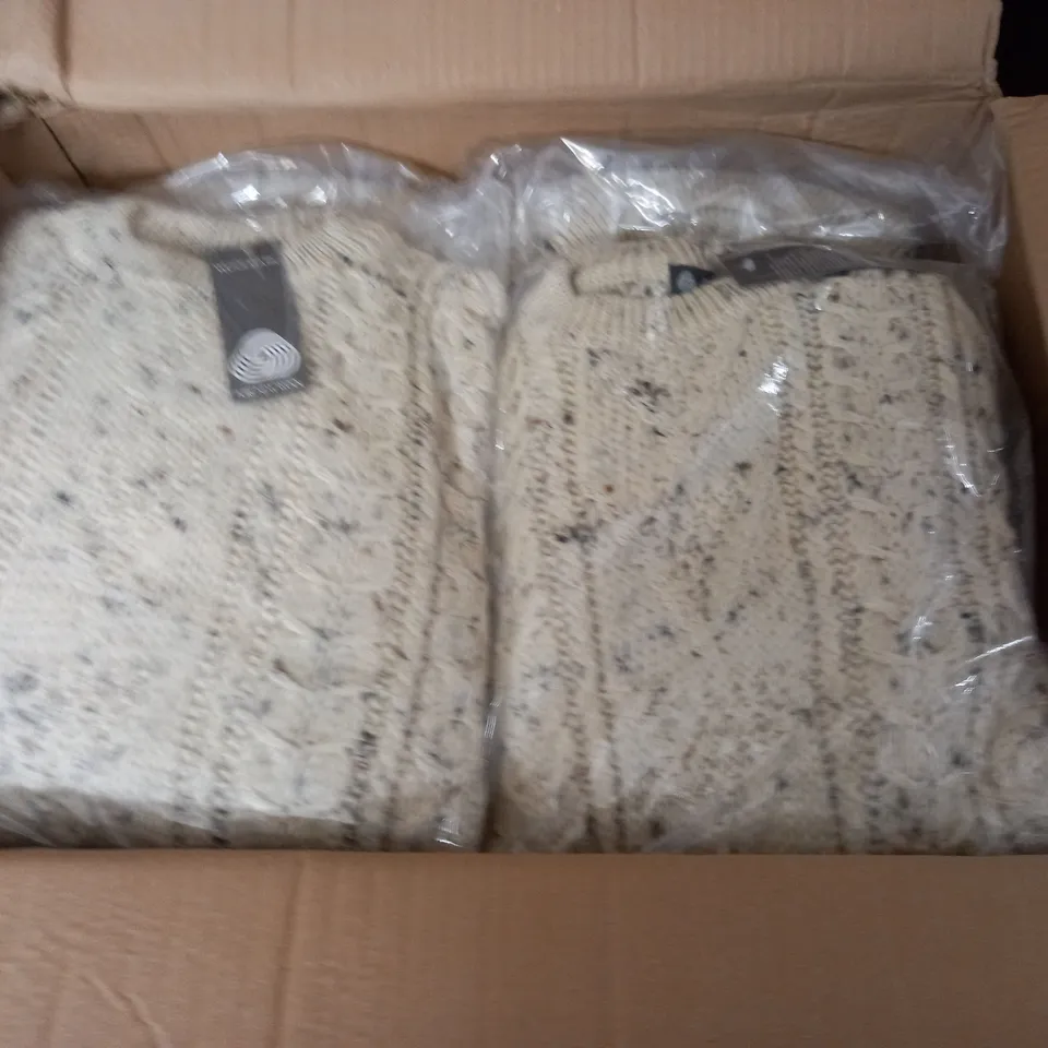 LOT OF APPROXIMATELY 10 PURE NEW WOOL JUMPER - ALL M