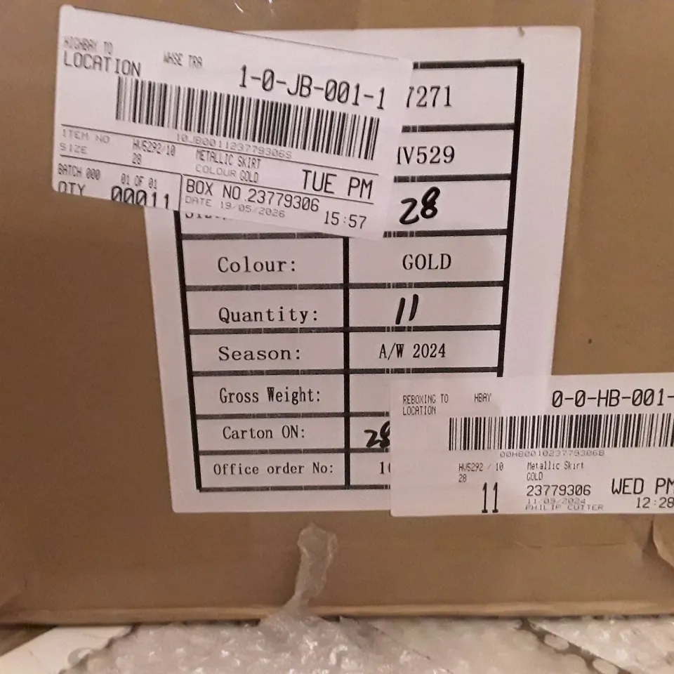 BOXED BRAND NEW JDWILLIAMS DENIM METALLIC SKIRT SIZE 28 GOLD COLOUR APPROXIMATELY 11 PIECES