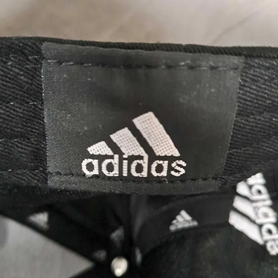 ADIDAS 3 STRIPE CAP IN BLACK