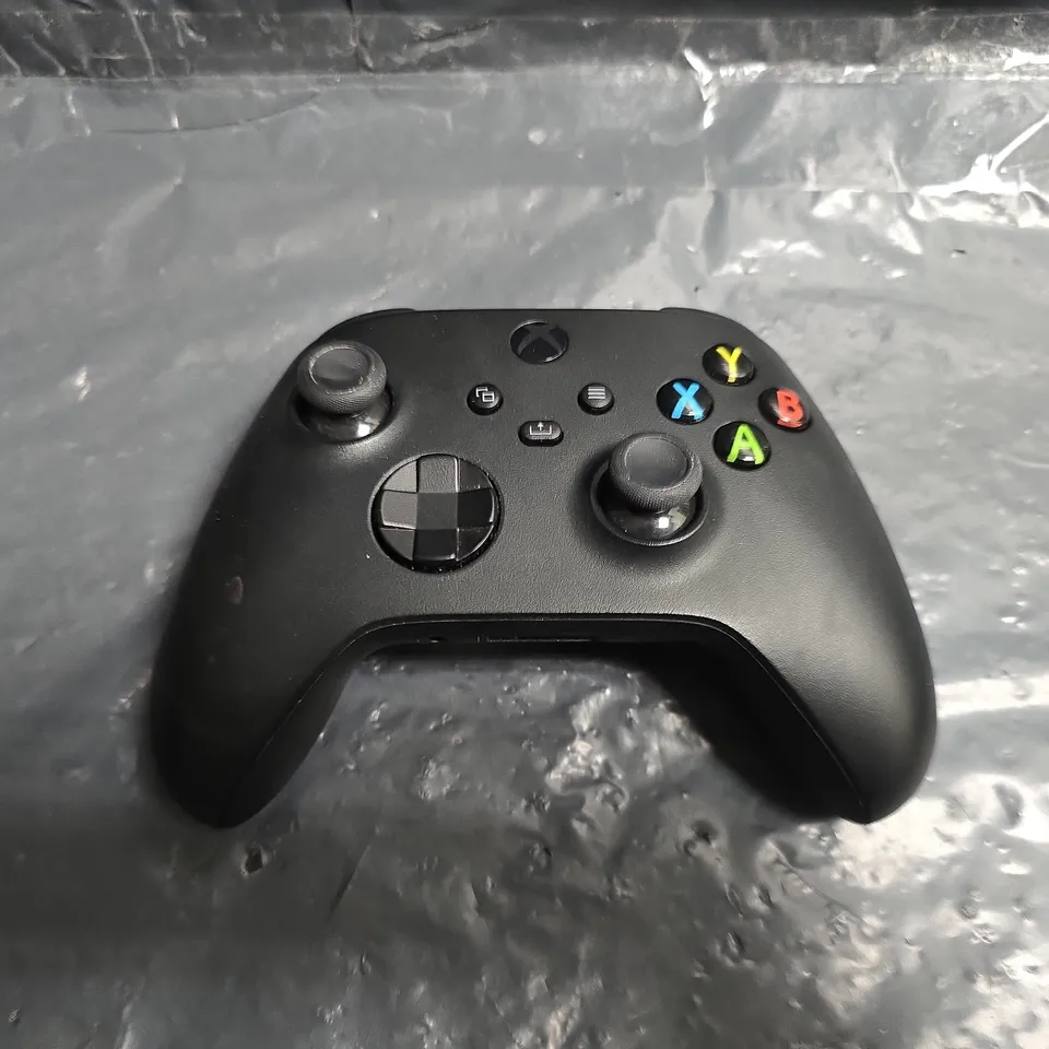 XBOX WIRELESS CONTROLLER – BLACK