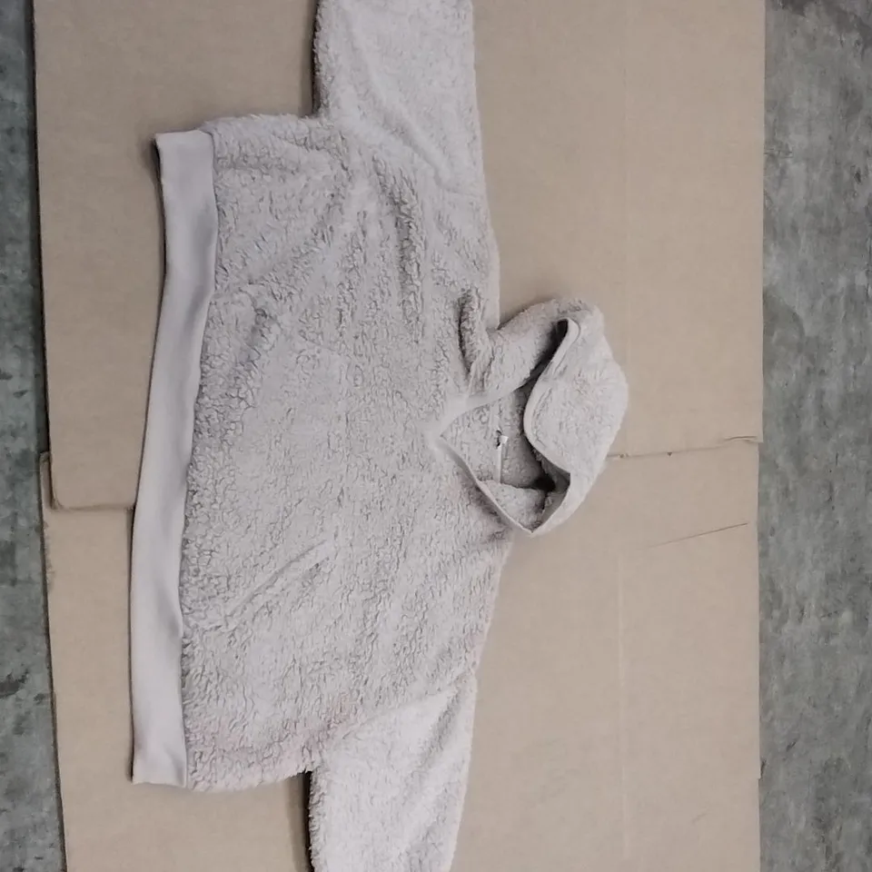 PALLET TO CONTAIN APPROXIMATELY 146 BRAND NEW DESIGNER CLOTHING ITEMS TO INCLUDE; SNUGGLE TOP MUSHROOM