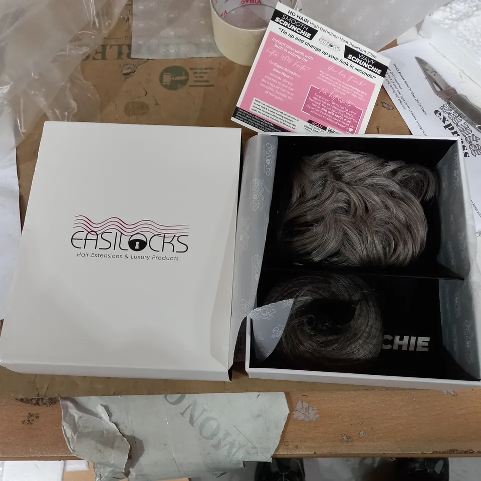 EASILOCKS SET OF 2 SCRUNCHIES LIGHT GREY