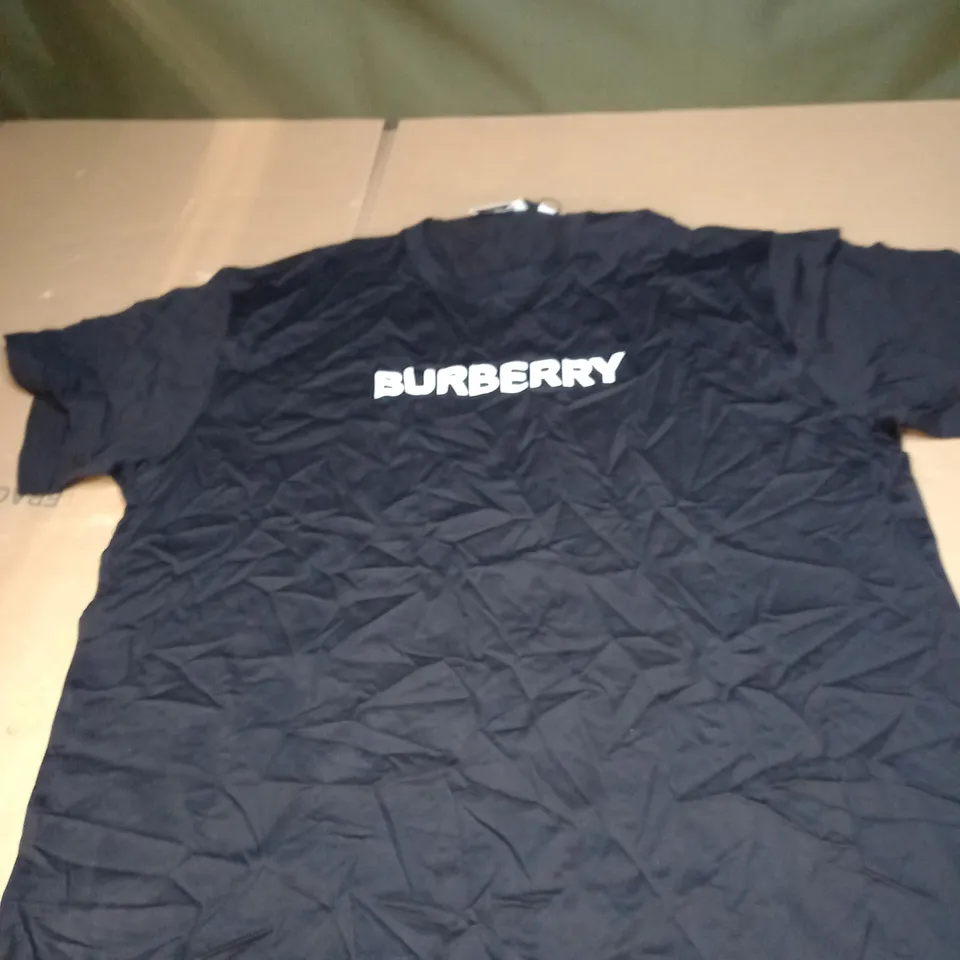 MENS BLACK BURBERRY T-SHIRT SIZE M