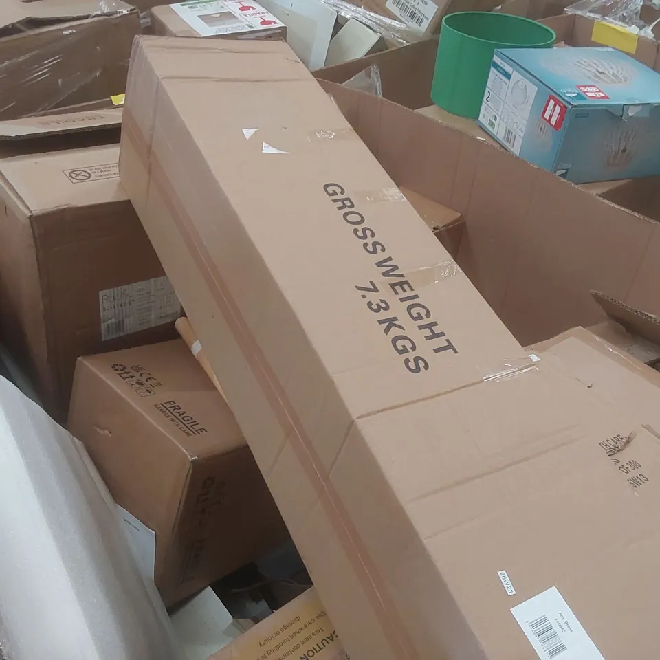PALLET CONTAINING A VERY LARGE QUANTITY OF ASSORTED DESIGNER LIGHTING PRODUCTS INCLUDING: FLOYD FLOOR LAMP, CHARLESTON FLOOR LAMP, ELEMENTS SPOTLIGHT, LAMP SHADE ECT