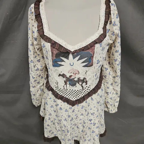 URBAN OUTFITTERS TUFT LUCK BIB DRESS IN CREAM MULTI SIZE XL