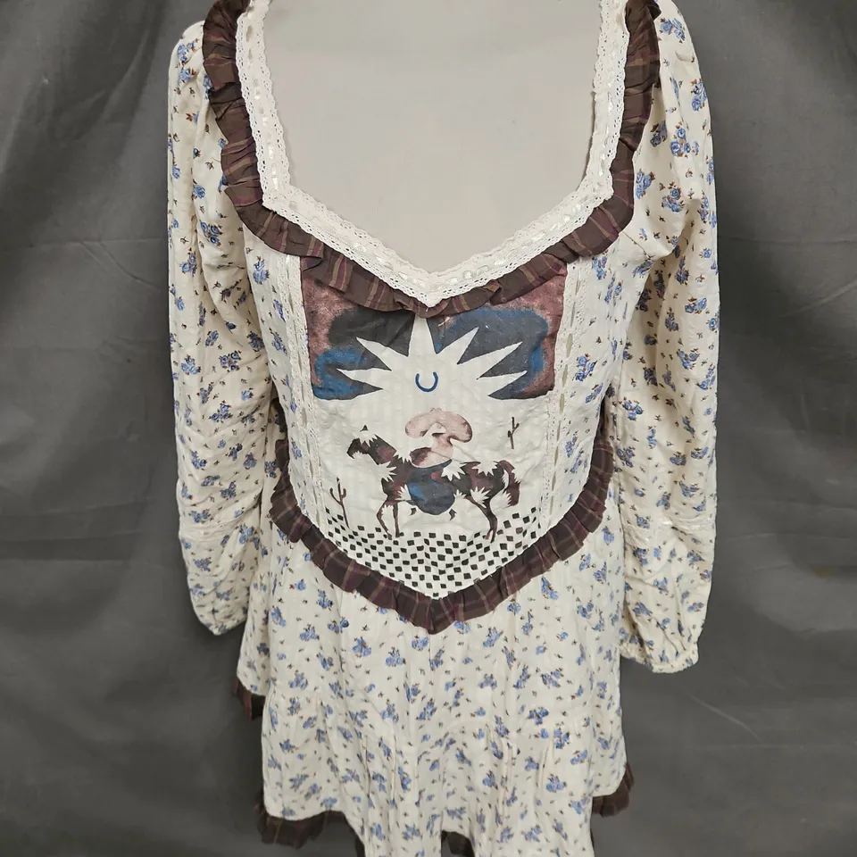 URBAN OUTFITTERS TUFT LUCK BIB DRESS IN CREAM MULTI SIZE XL