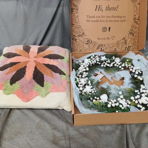 CAGE OF APPROXIMATELY 15 ASSORTED HOUSEHOLD ITEMS TO INCLUDE -  A LARGE CUSHION - DECORATIVE WREATH AND PILLOWS - COLLECTION ONLY