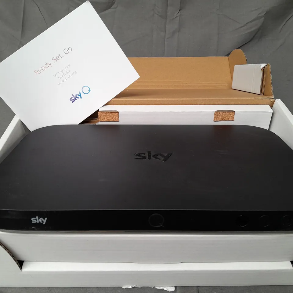 BOXED SKY Q 2TB BOX 