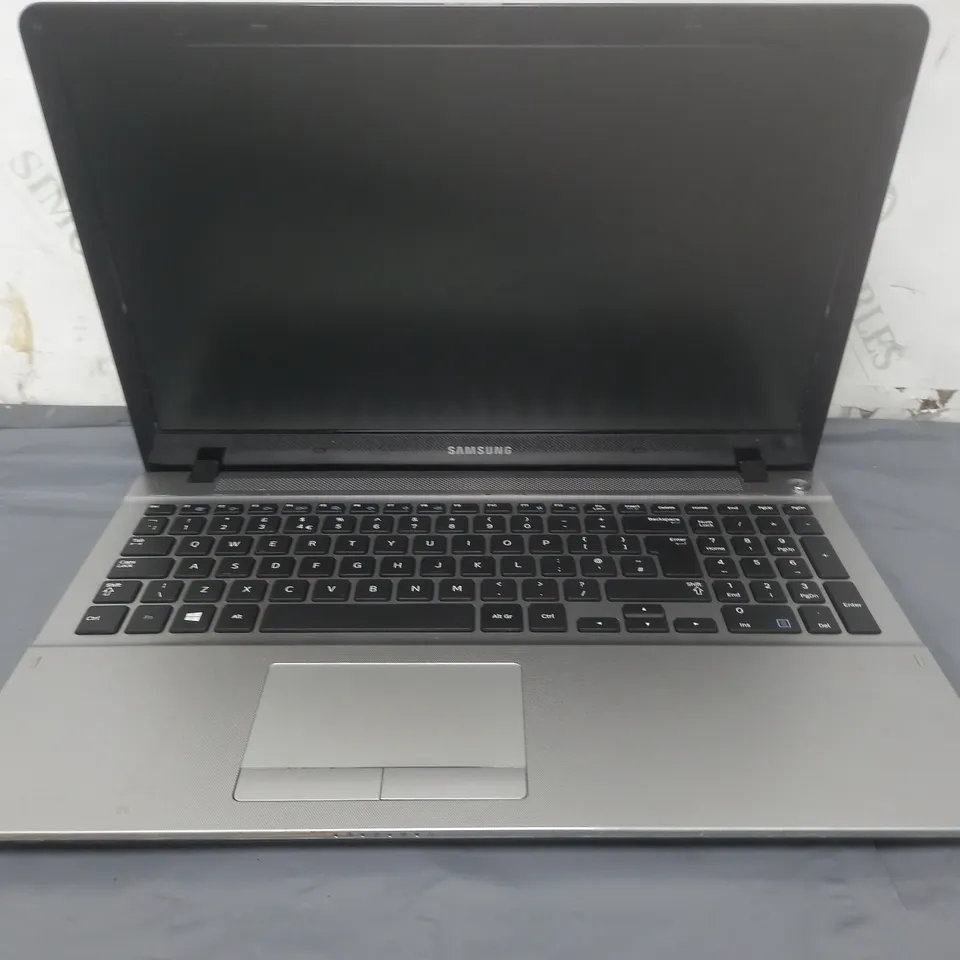 SAMSUNG 370R4E/370R4V/370R5E/3570RE/370R5V 15 INCH	I3-3110M 2.40GHZ
