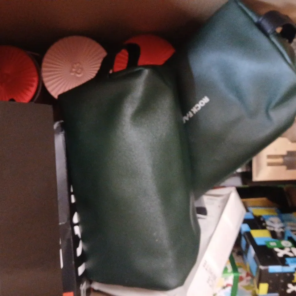 BOX OF APPROXIMATELY 15 ASSORTED COSMETIC BOX/GIFT SETS INCLUDING VARIOUS MAKES AND BRANDS - COLLECTION ONLY