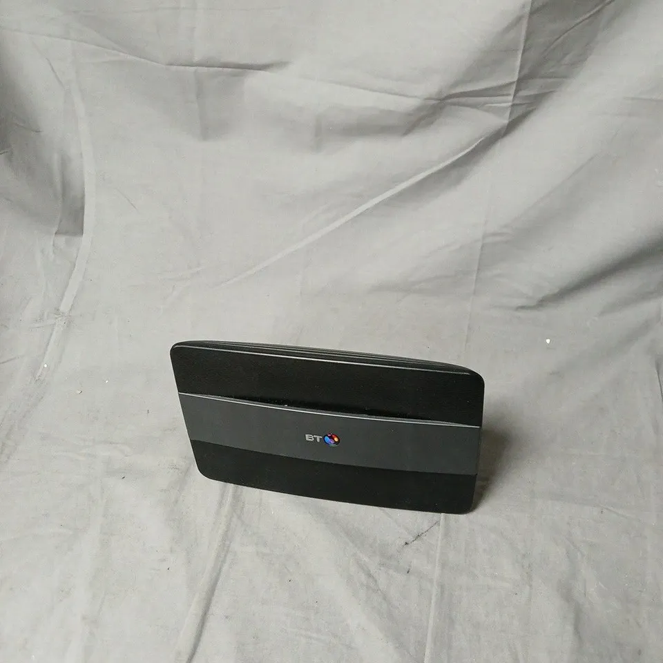 BT HOME HUB 6 WIRELESS ROUTER (HR3M) – BLACK NO CHARGER NOT TESTED.