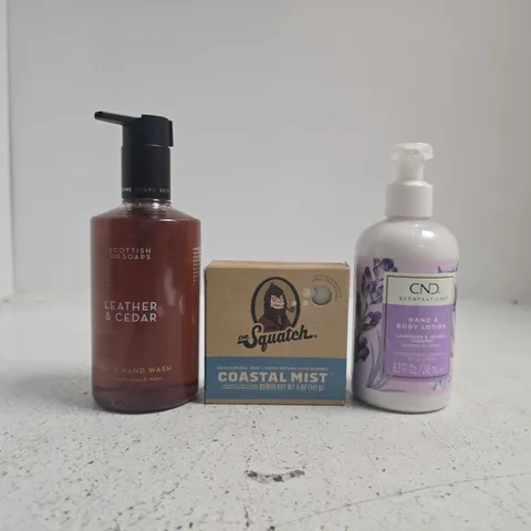 APPROXIMATELY 15 ASSORTED COSMETIC ITEMS INCLUDING VARIOUS MAKES AND BRANDS - COLLECTION ONLY