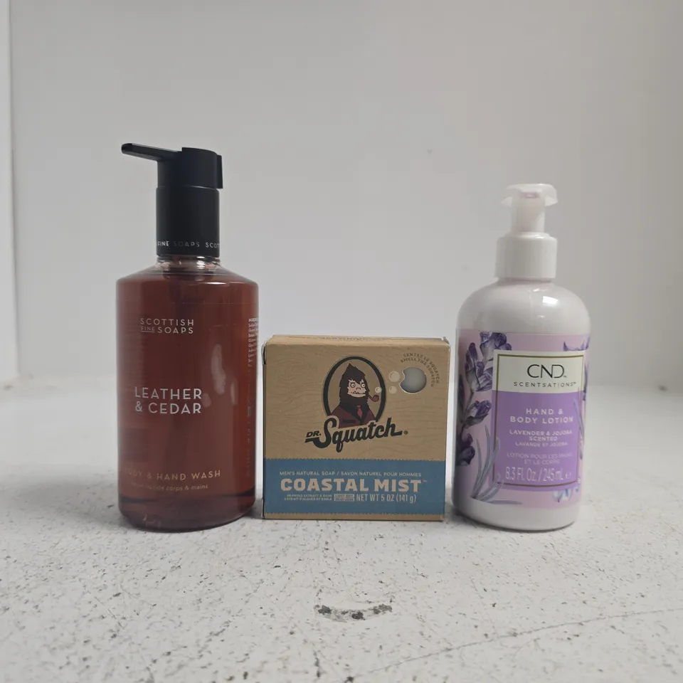 APPROXIMATELY 15 ASSORTED COSMETIC ITEMS INCLUDING VARIOUS MAKES AND BRANDS - COLLECTION ONLY
