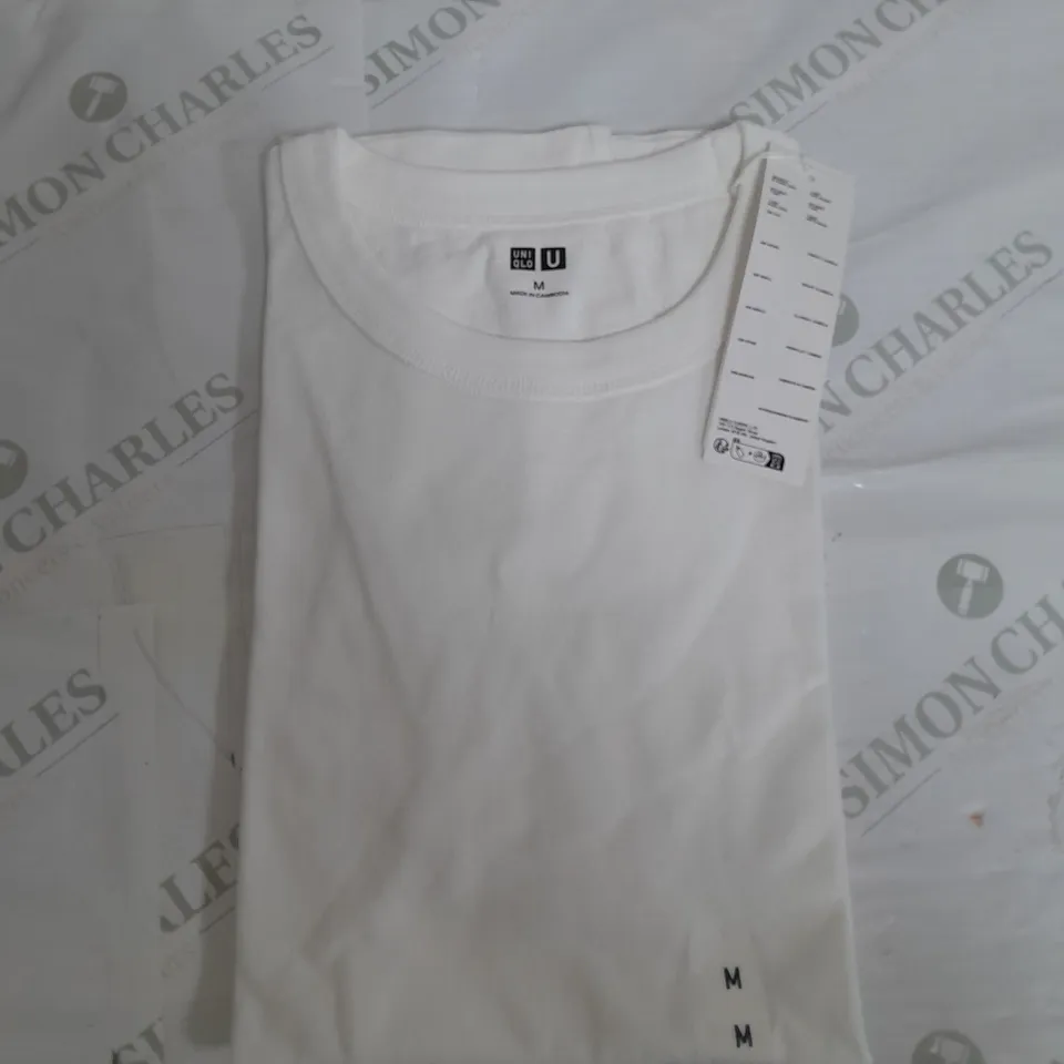 UNIQLO PLAIN WHITE T-SHIRT - MEDIUM