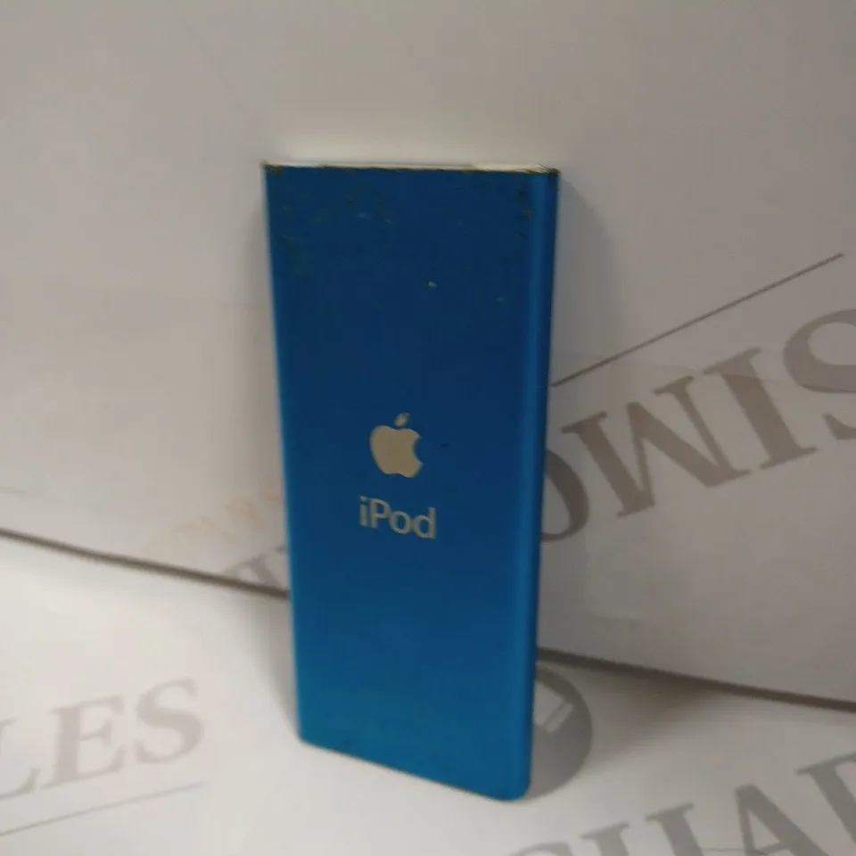 APPLE IPOD NANO 2ND GEN IN BLUE 