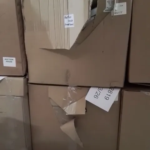 PALLET CONTAINING A LARGE QUANTITY OF BEDDING PRODUCTS TO INCLUDE:DUVETS,PILLOWS,ETC