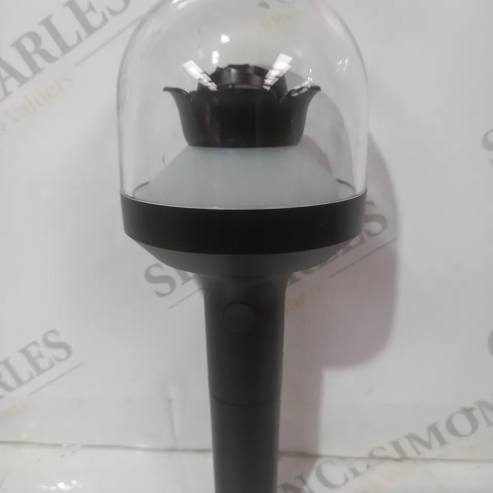 BOXED THE ROSE OFFICIAL LIGHT STICK