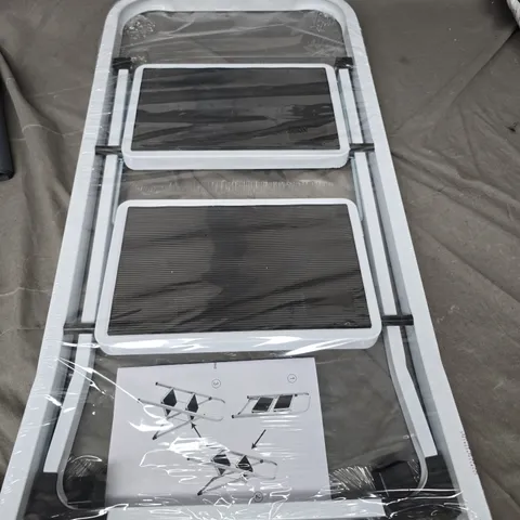 STEPLADDER