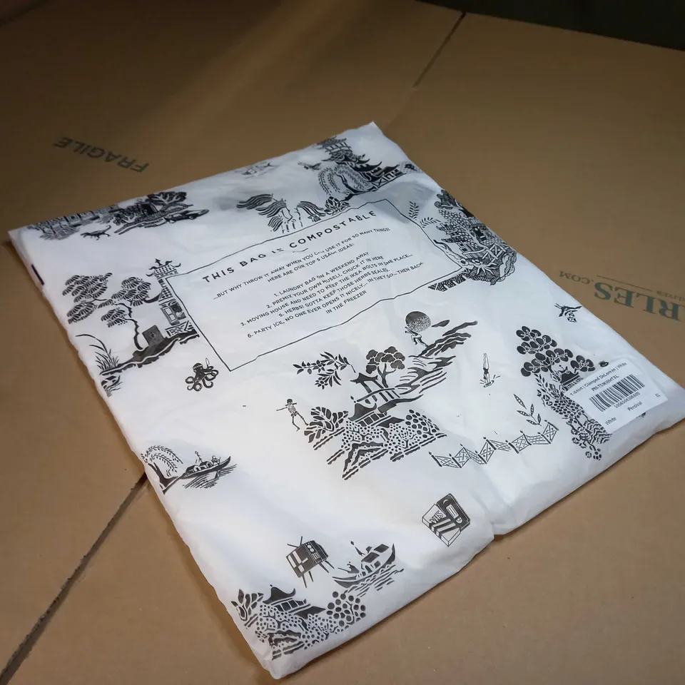 PACKAGED PERCIVAL WHITE CLAMPED DELOREAN T-SHIRT - XL