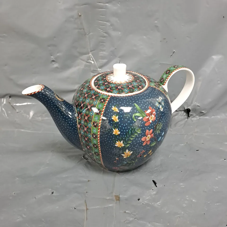 PIP STUDIO BERRY BLUES TEAPOT 