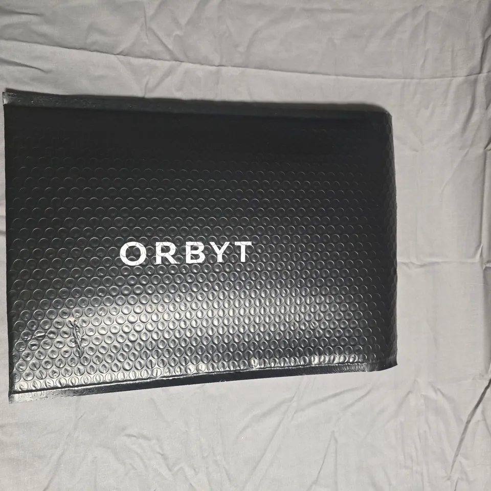APPROXIMATELY 200 ORBYT BLACK BUBBLE MAILER PACKAGING – PADDED ENVELOPE