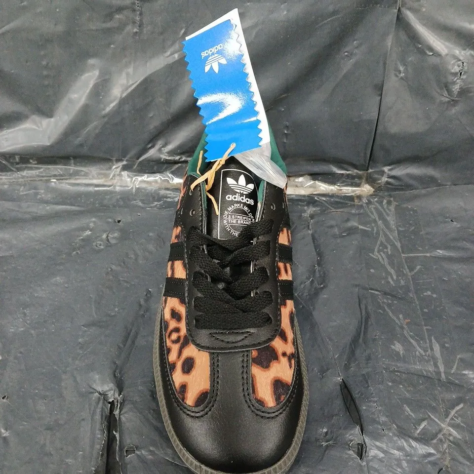 UNBOXED PAIR OF ADIDAS SAMBA OG SHOES - UK SIZE 5