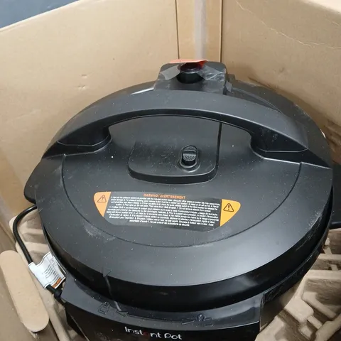 INSTANT POT MULTICOOKER XL