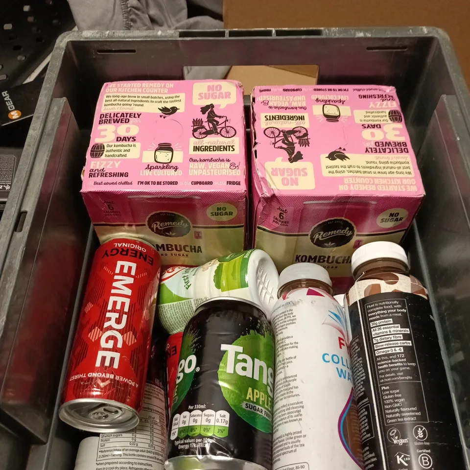 APPROXIMATELY 10 ASSORTED DRINK ITEMS INCLUDING TANGO APPLE , FYX COLLAGEN WATER AND HUEL CHOCOLATE 