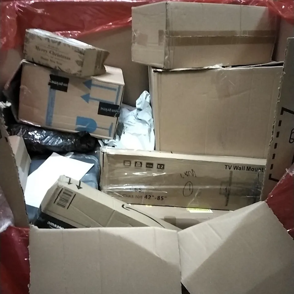 PALLET OF HOUSEHOLD ITEMS TO INCLUDE SCOOTER FOR KIDS,CHILDREN'S TRICYCLE, GOVEE UPLIGHTER  FLOOR LAMP, COOL AND WARM MIST HUMIDIFIER AND OTHER ASSORTED ITEMS...