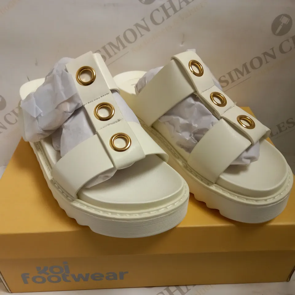 KOI VEGAN WHITE SANDALS - SIZE 3