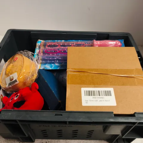 APPROXIMATELY 10 ASSORTED TOYS AND GAMES TO INCLUDE DUMPLINGS , TEDDIES AND BUBBLES 