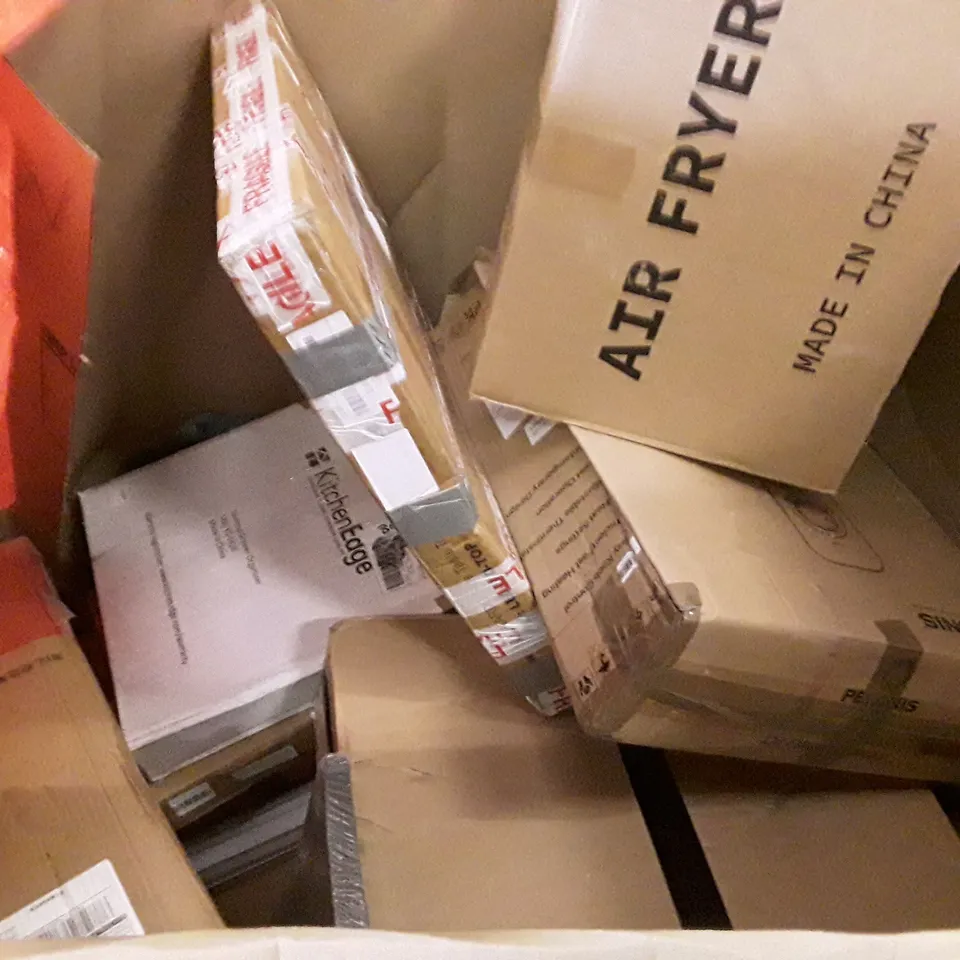 PALLET OF ASSORTED PRODUCTS INCLUDING DIGITAL AIR FRYER, OIL FILLED RADIATOR, TROLLEY, DIGITAL RICE COOKER, BAMBOO DRAWER ORGANISER 