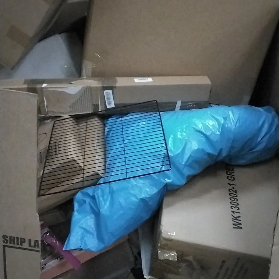 PALLET OF ASSORTED ITEMS INCLUDING FOOTSTOOL, CORREGATED PLASTIC BOXES, HEATED BLANKET, HIGH AIR MATTRESS AND CAT CARRIER
