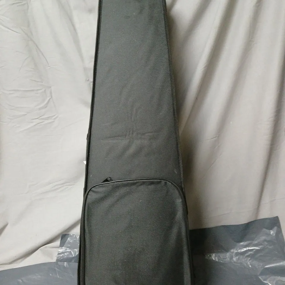 VIOLIN WITH BOW IN BLACK HARD CASE - BROKEN STRINGS 