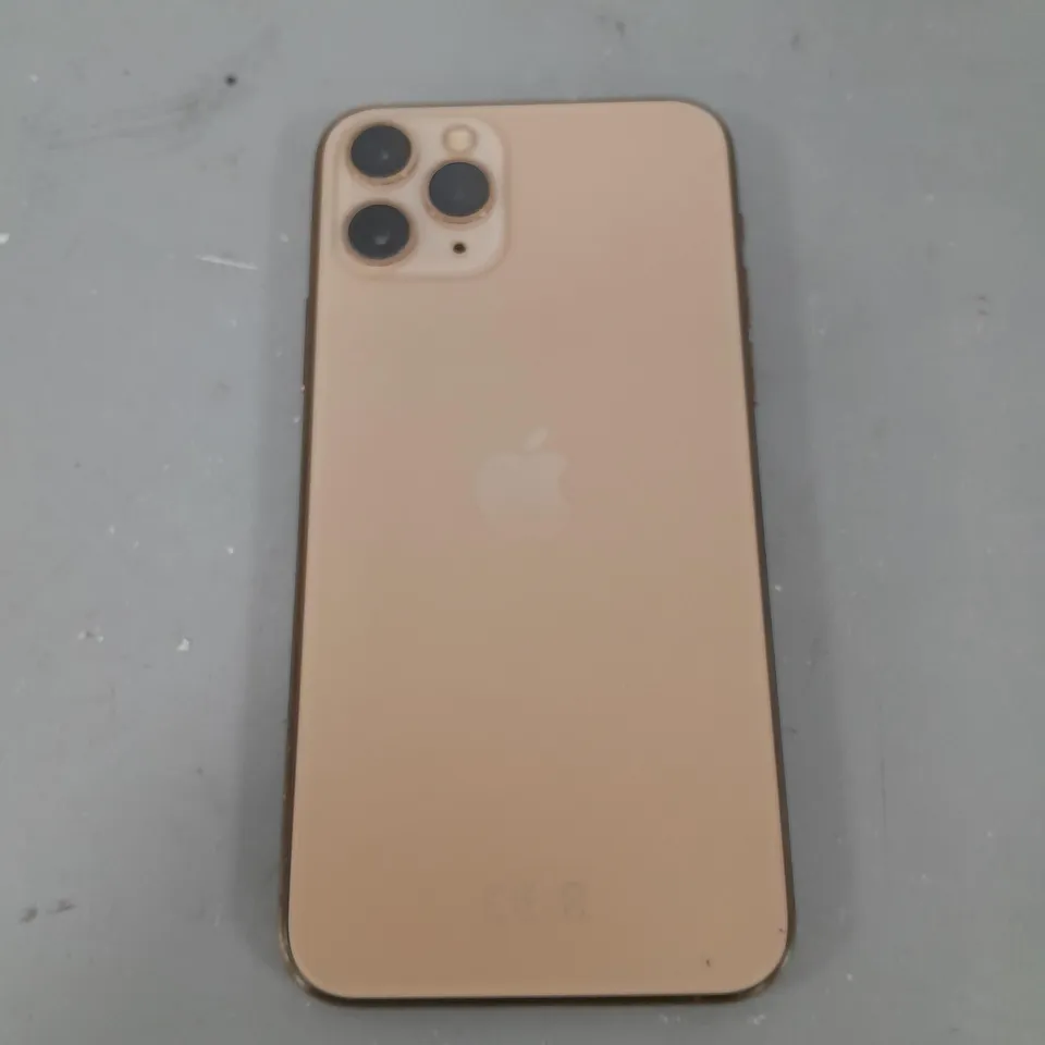 UNBOXED APPLE MOBILE PHONE 