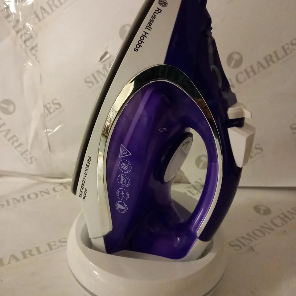 RUSSELL HOBBS FREEDOM CORDLESS 2400W IRON
